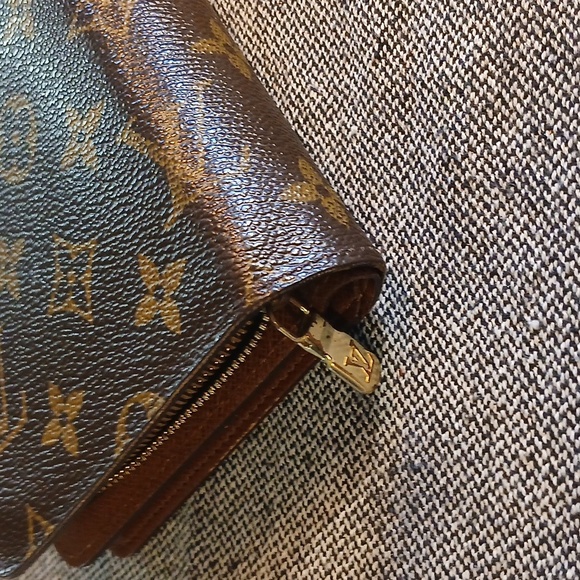 Louis Vuitton Monogram Porte Papier Zippe Wallet - Picture 8 of 16